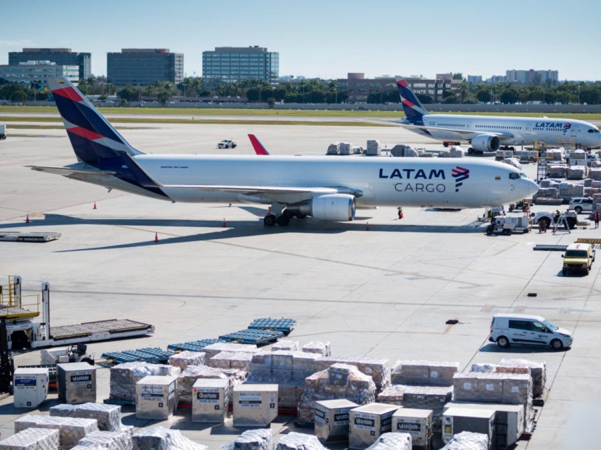 Latam Cargo terá quase 6,7 mil voos extras para atender demanda de fim de  ano