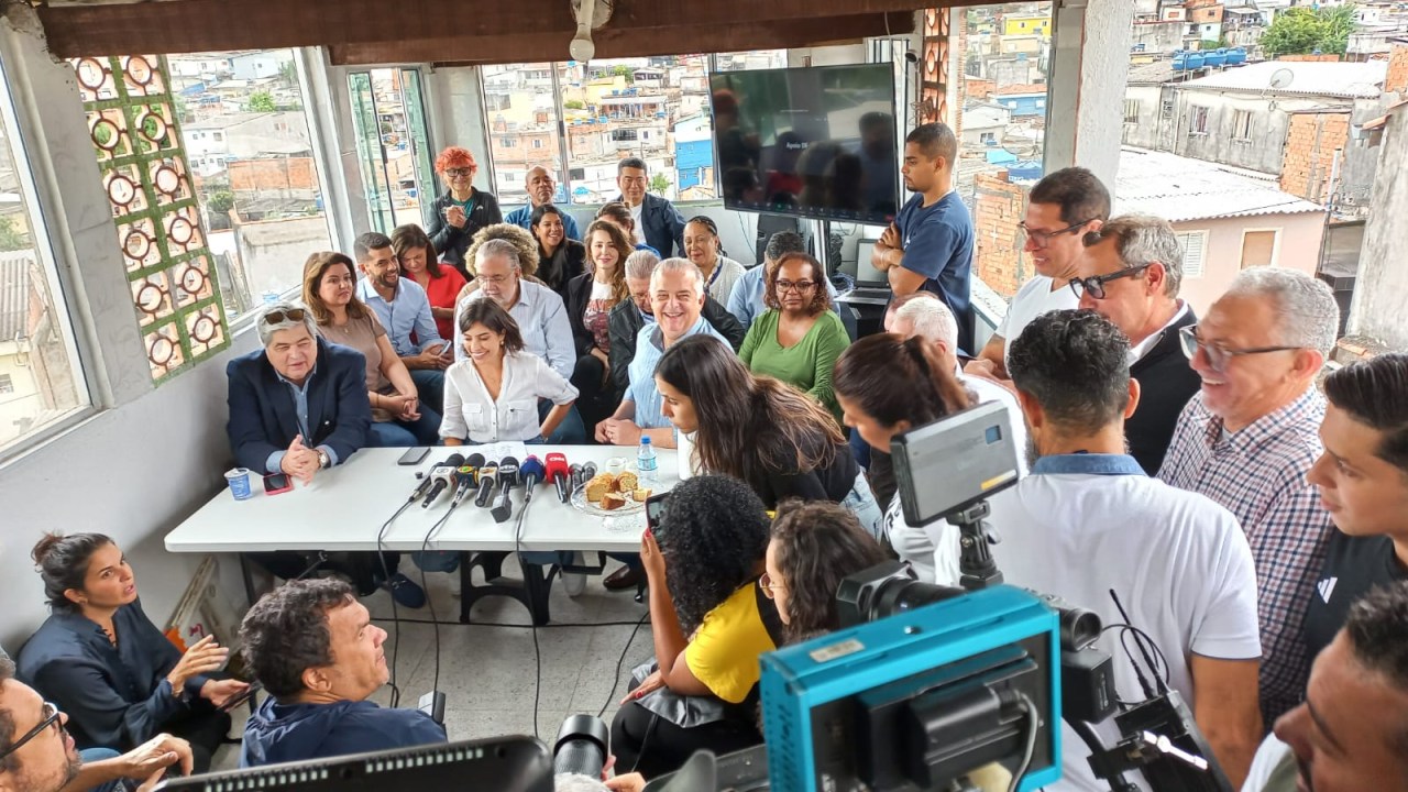 Com Datena e Márcio França, Tabata Amaral lança campanha à prefeitura de São Paulo na casa onde cresceu, na zona sul da cidade