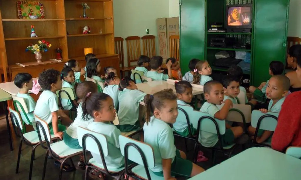 EDUCAÇÃO ÉTNICO-RACIAL - Ausência: lei não tem sido aplicada adequadamente