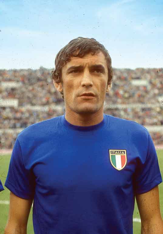 RECORDE - Gigi Riva: o maior artilheiro de todos os tempos da seleção italiana