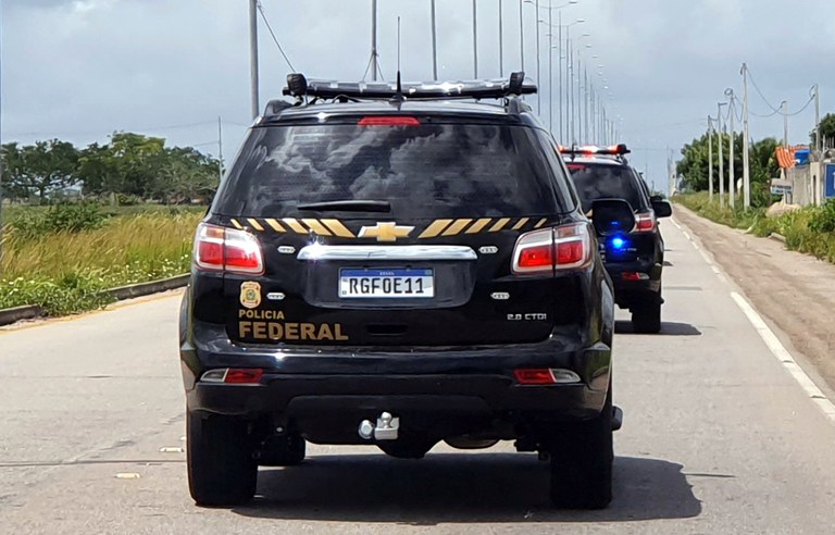 Viaturas da Polícia Federal (PF) durante operação no estado do Amazonas