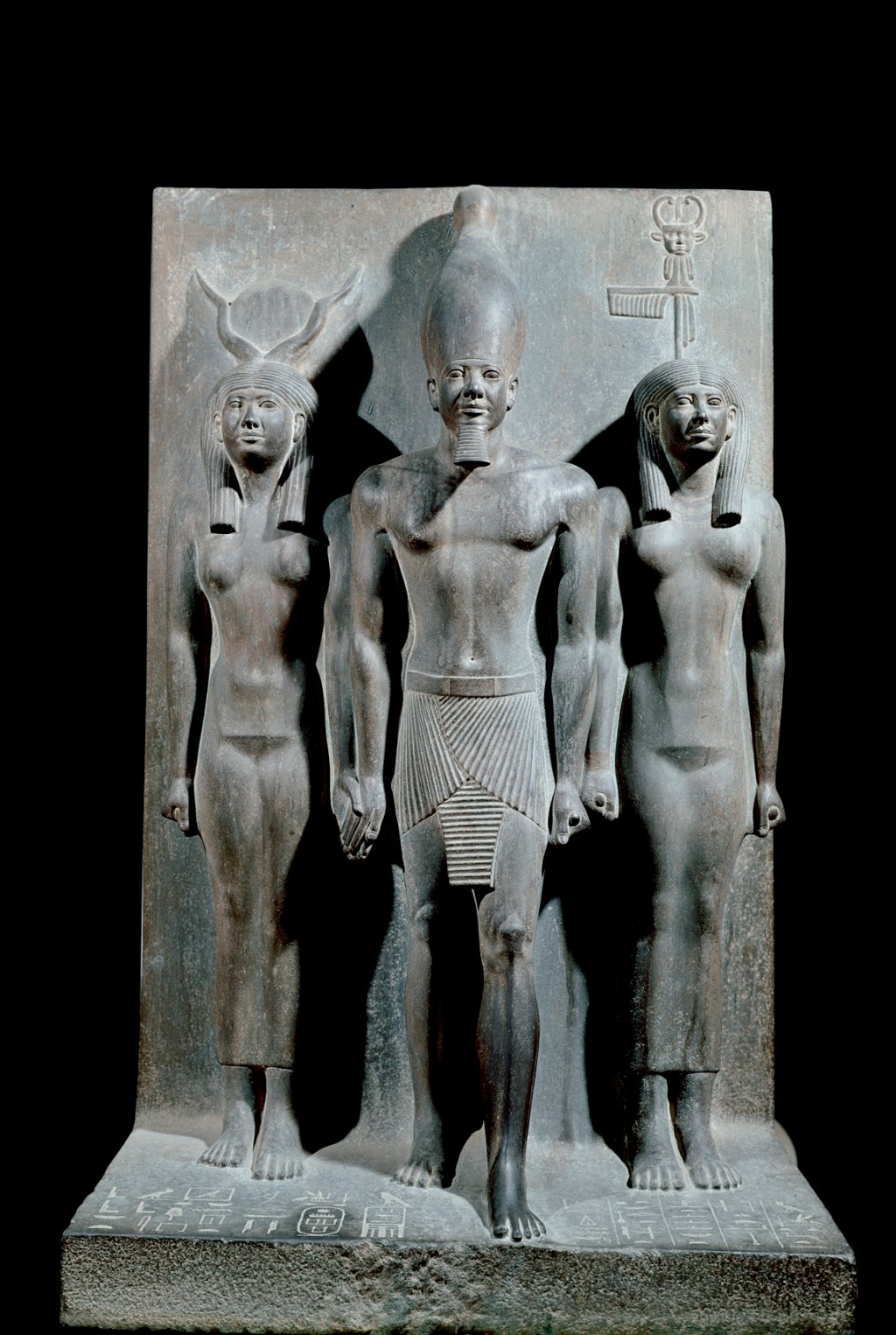 LEGADO - O faraó (ao centro): morte antes do fim da construção levanta dúvidas quanto ao aspecto original da obra