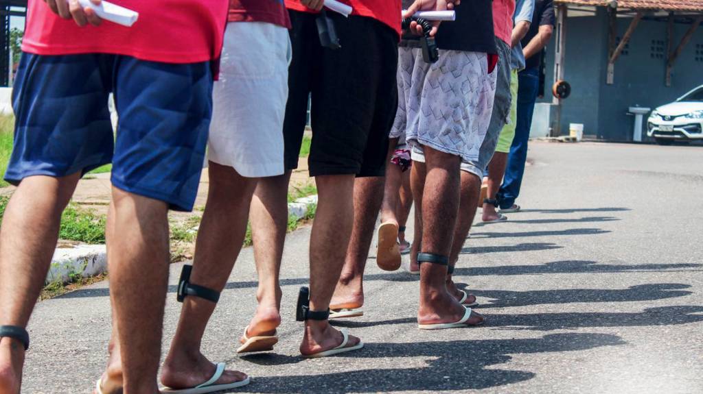 Câmara aprova lei que praticamente extingue direito de preso à ‘saidinha’