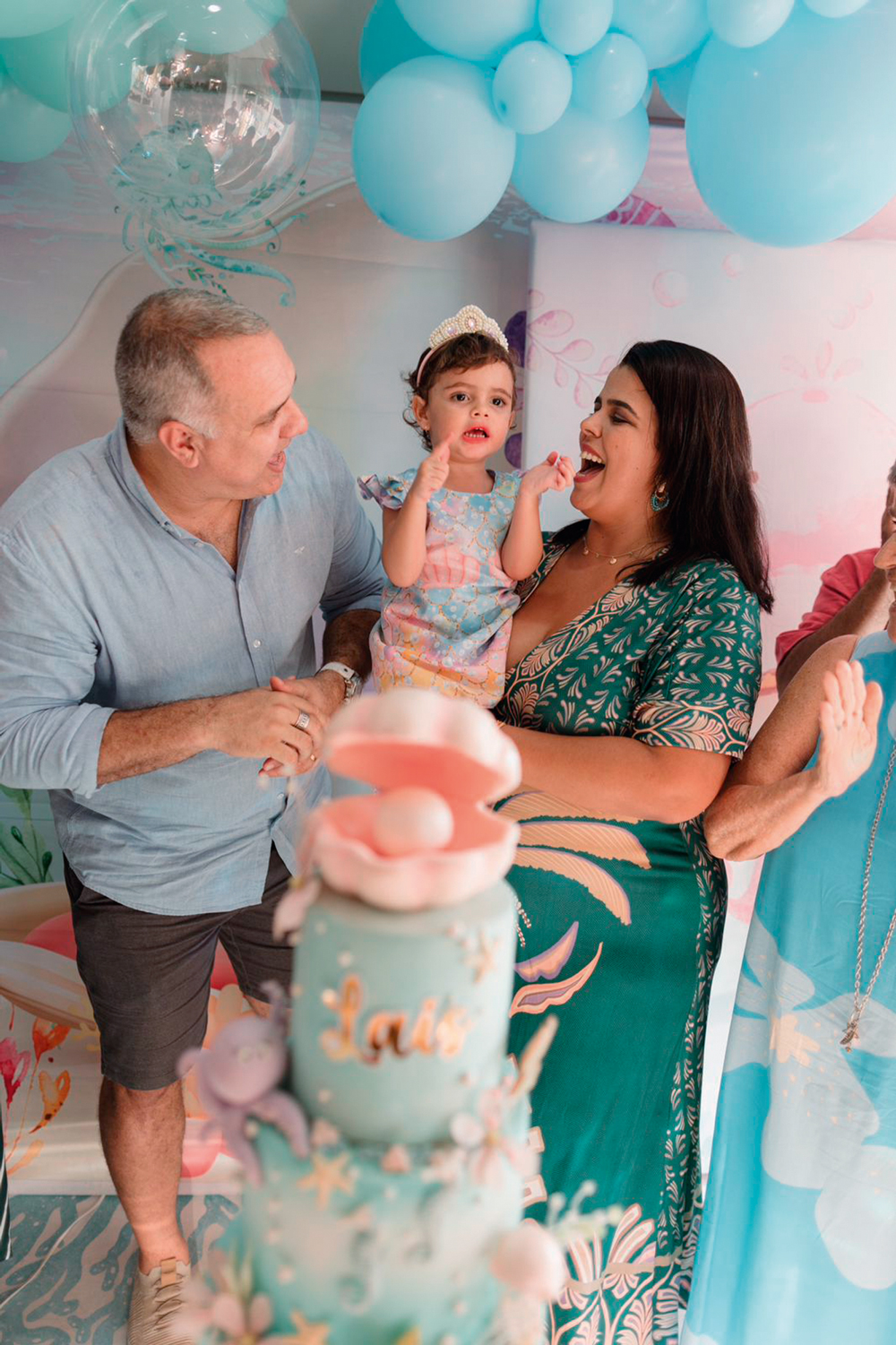 1—Paola-Massambane-(2).jpeg SURPRESA? - Paola, com Laís e o marido: demissão ao voltar da licença