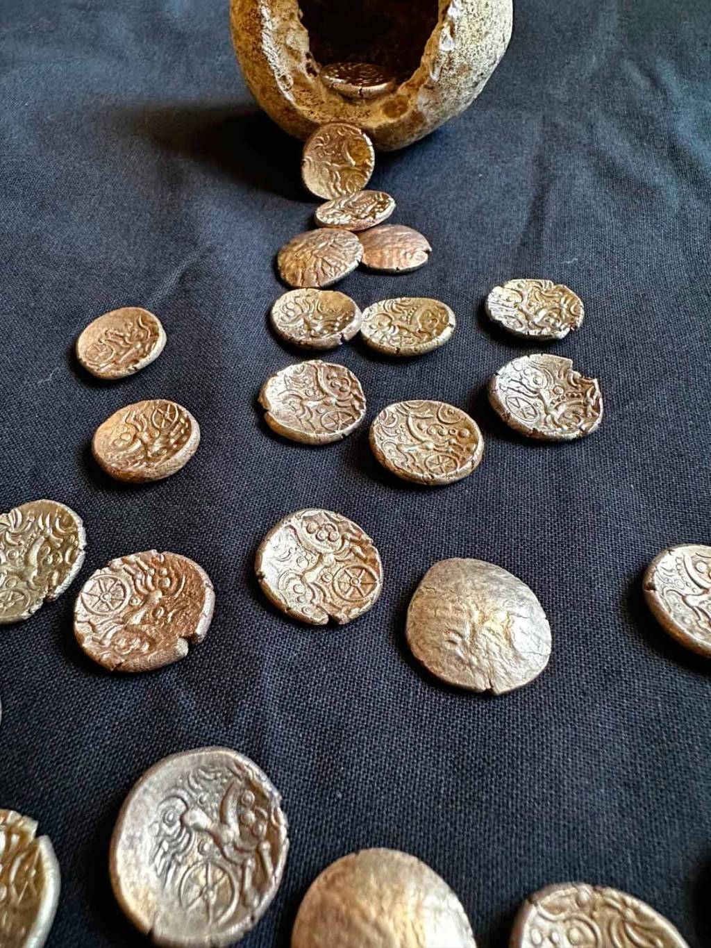 2—Berkshire-Coin-Hoard-©-The-Trustees-of-the-British-Museum-(2).jpg PRÊMIO - Moedas centenárias: minúcia na definição do que tem valor