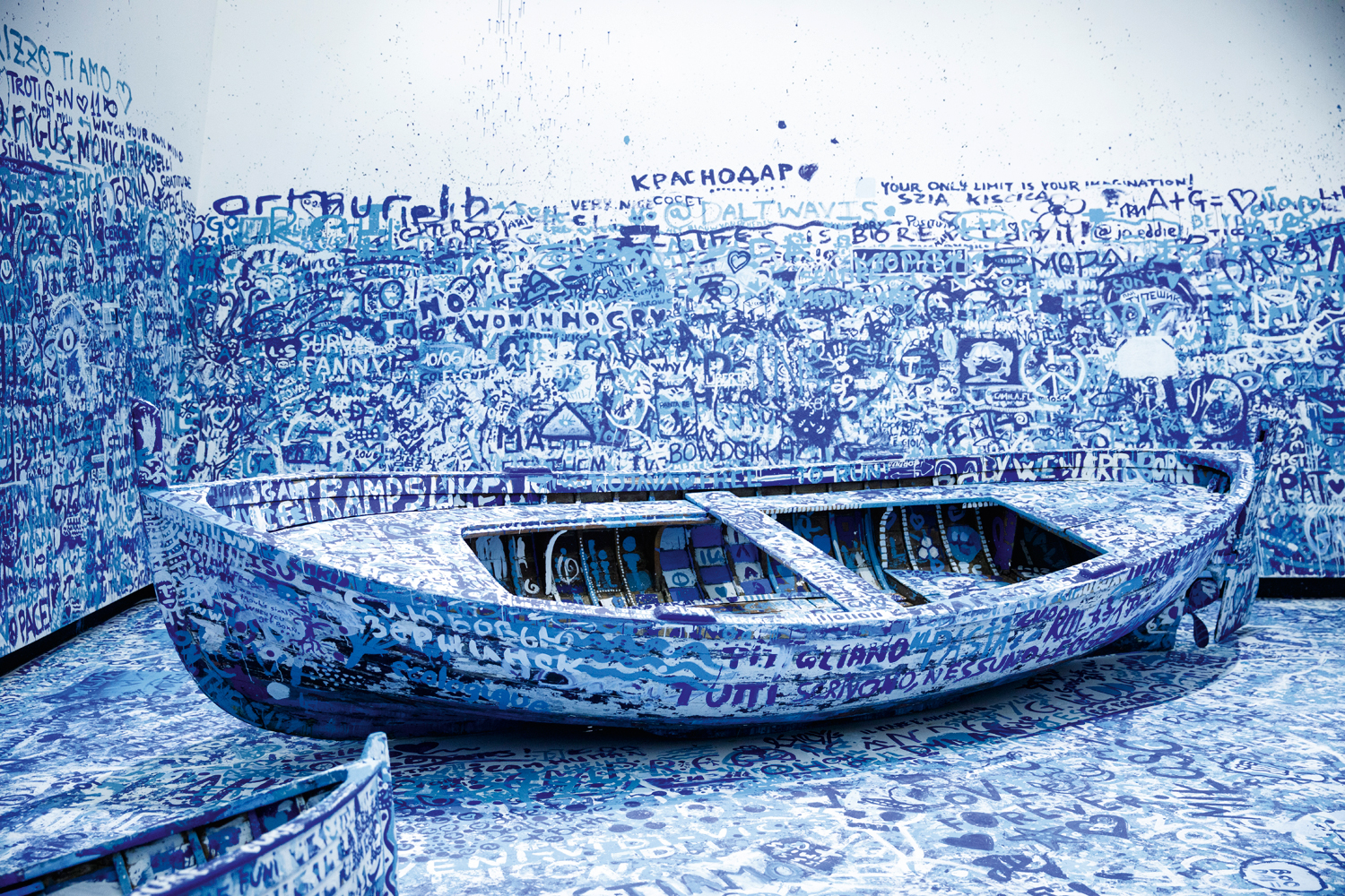 2—Yoko-Ono,-Add-color-(Refugee-boat).jpg MILITANTE - Obra que retrata barco de refugiados: uma artista com causa