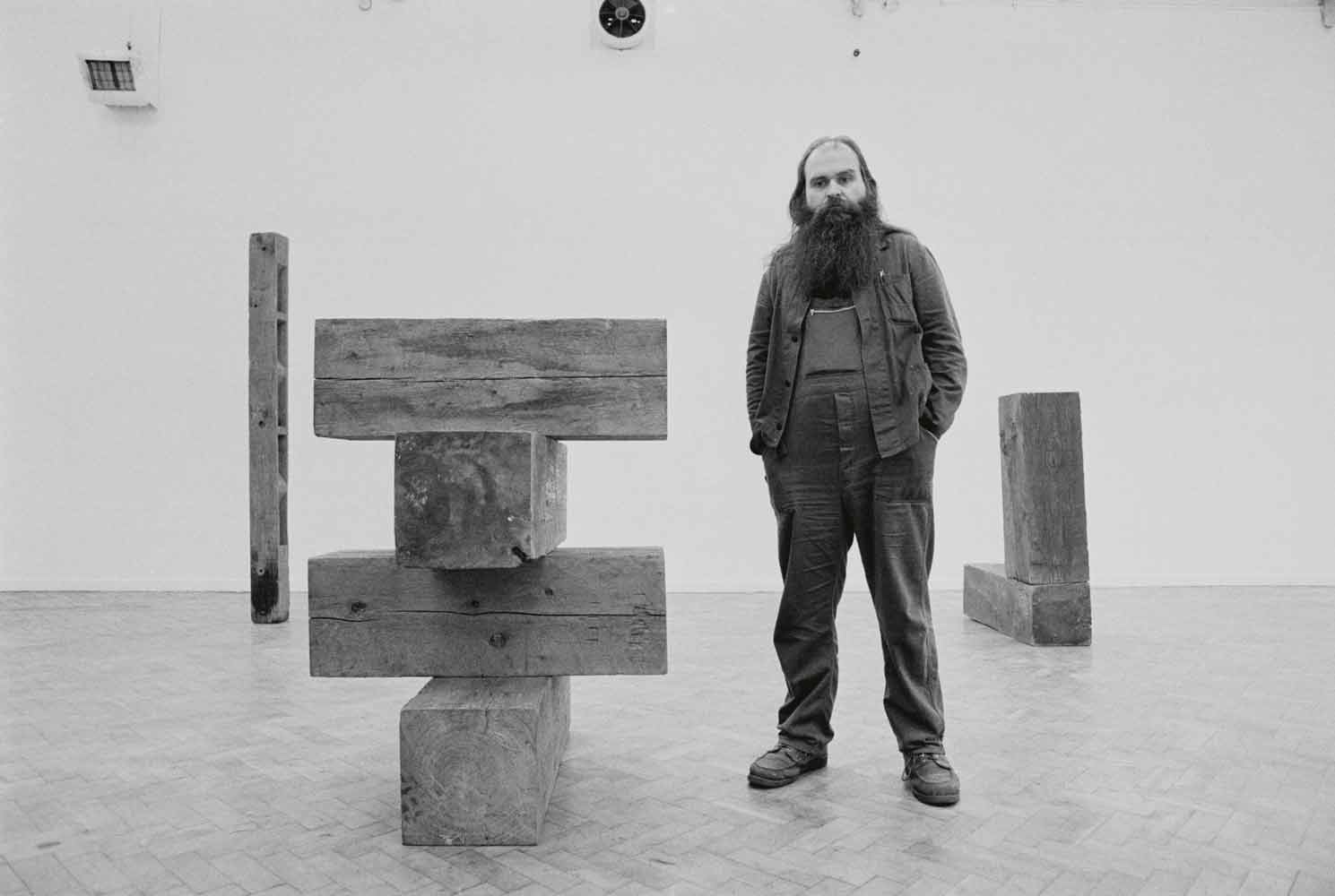 CHOQUE -&ensp;O americano Carl Andre: um dos fundadores do minimalismo, acusado de matar a mulher