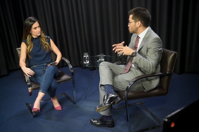 O deputado federal e pré-candidato à prefeitura de São Paulo, Kim Kataguiri, durante entrevista para a jornalista e apresentadora, Marcela Rahal, no programa "Amarelas On Air", de Veja