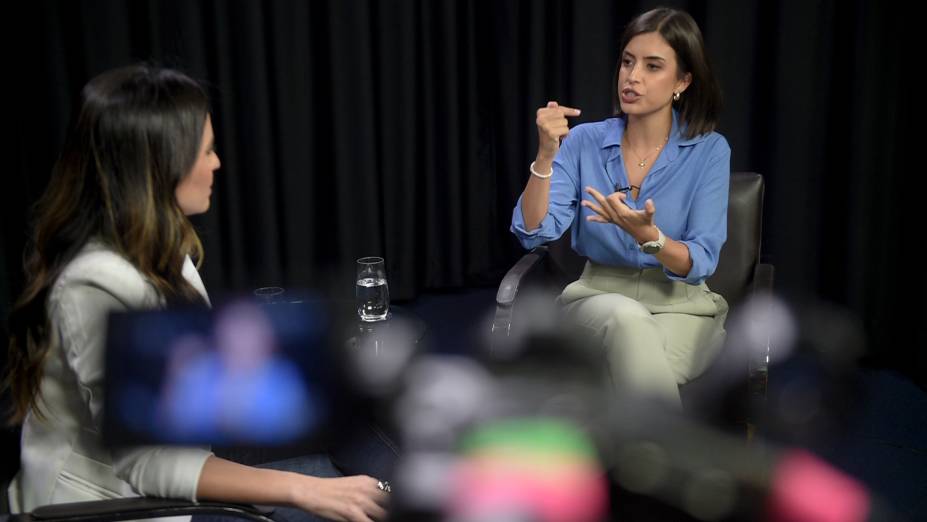 A deputada federal e pré-candidata à prefeitura de São Paulo, Tabata Amaral, durante entrevista para a jornalista e apresentadora, Marcela Rahal, no programa "Amarelas On Air", de Veja A deputada federal e pré-candidata à prefeitura de São Paulo, Tabata Amaral, durante entrevista para a jornalista e apresentadora, Marcela Rahal, no programa "Amarelas On Air", de Veja