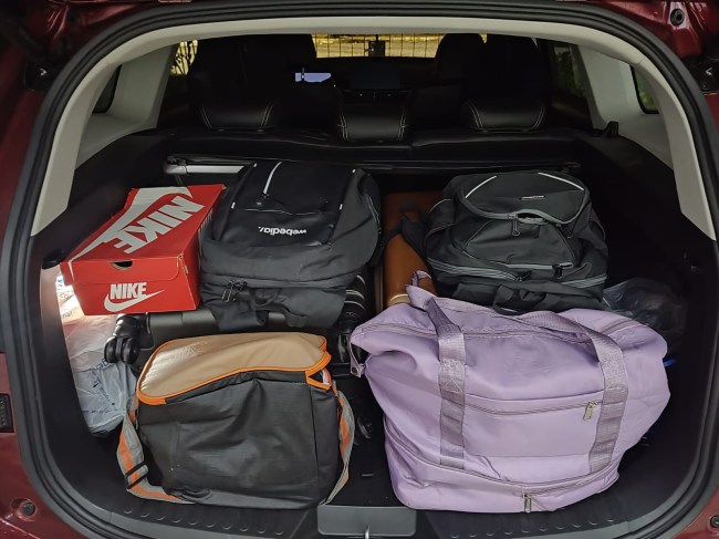 Porta-malas de 560 litros é generoso e cabe muita bagagem -