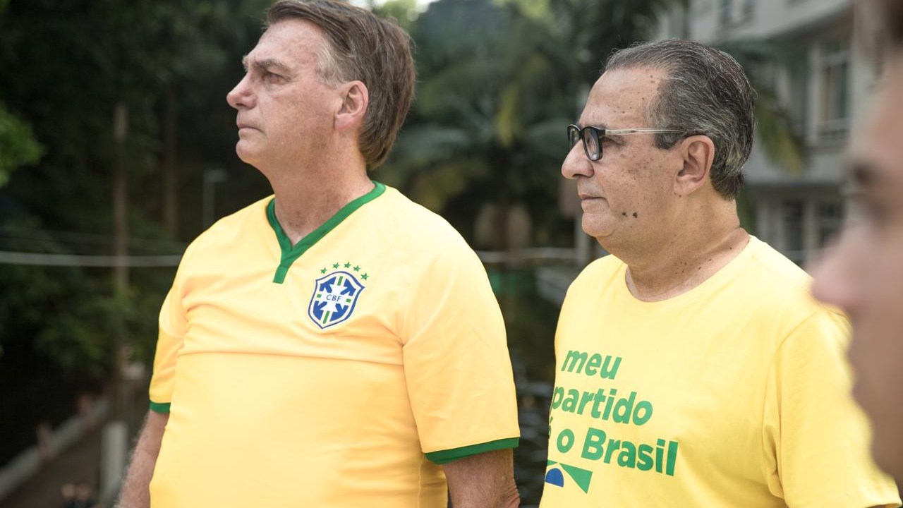 O ex-presidente Jair Bolsonaro e o pastor Silas Malafaia durante ato de 25 de fevereiro, na Avenida Paulista