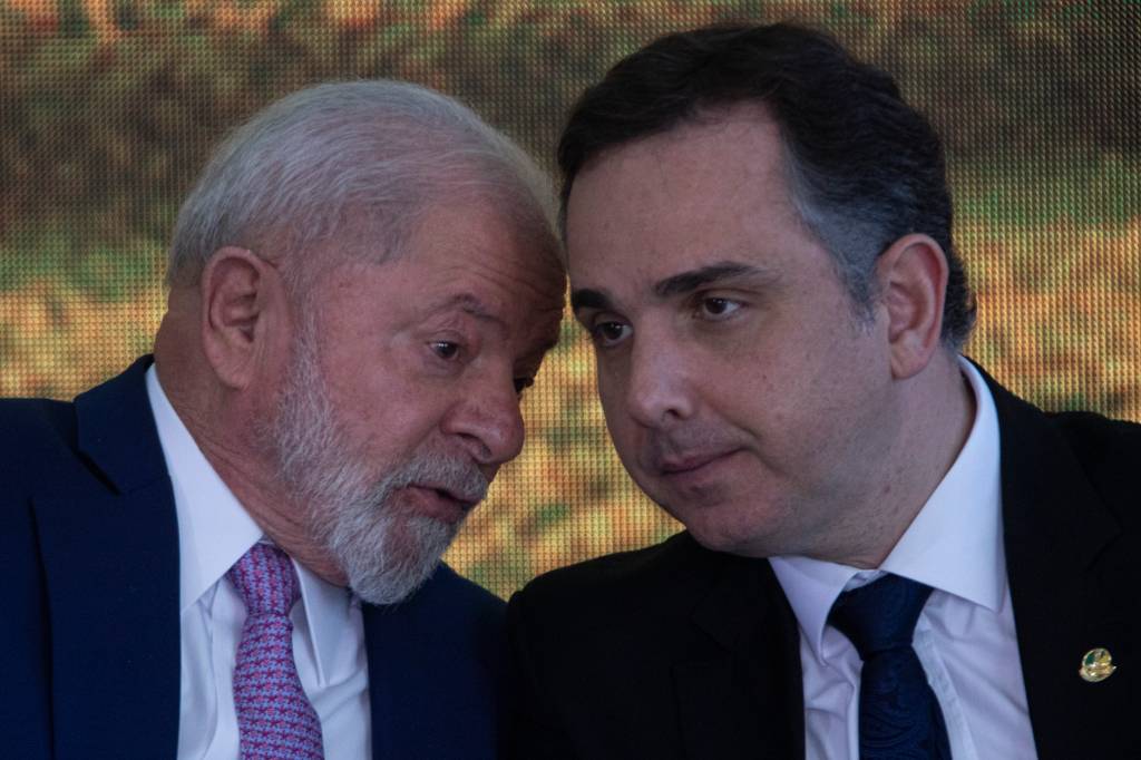 Em meio a divergências, Lula chama Pacheco para conversa no Alvorada