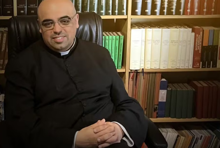 Padre investigado por golpe participou de jantar com autoridades