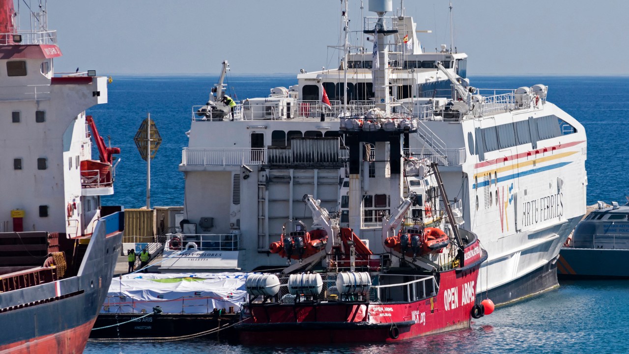 Navio de ajuda Open Arms no porto de Larnaca, em Chipre. 11/03/2024