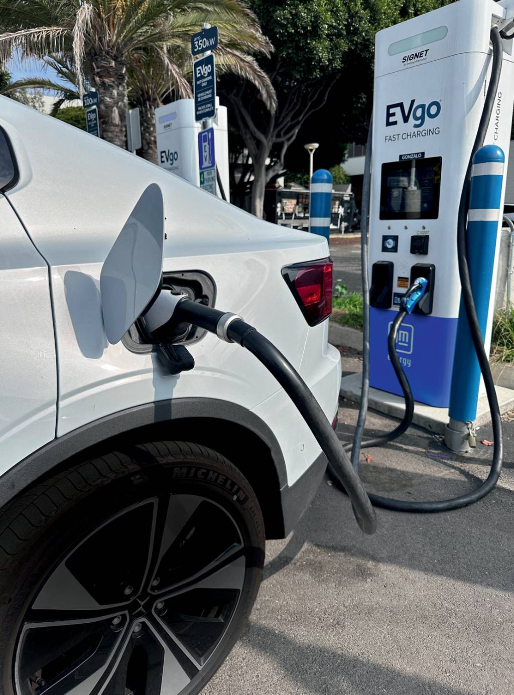 Polestar Evgo NA TOMADA - Abastecimento de elétrico: menor custo de manutenção