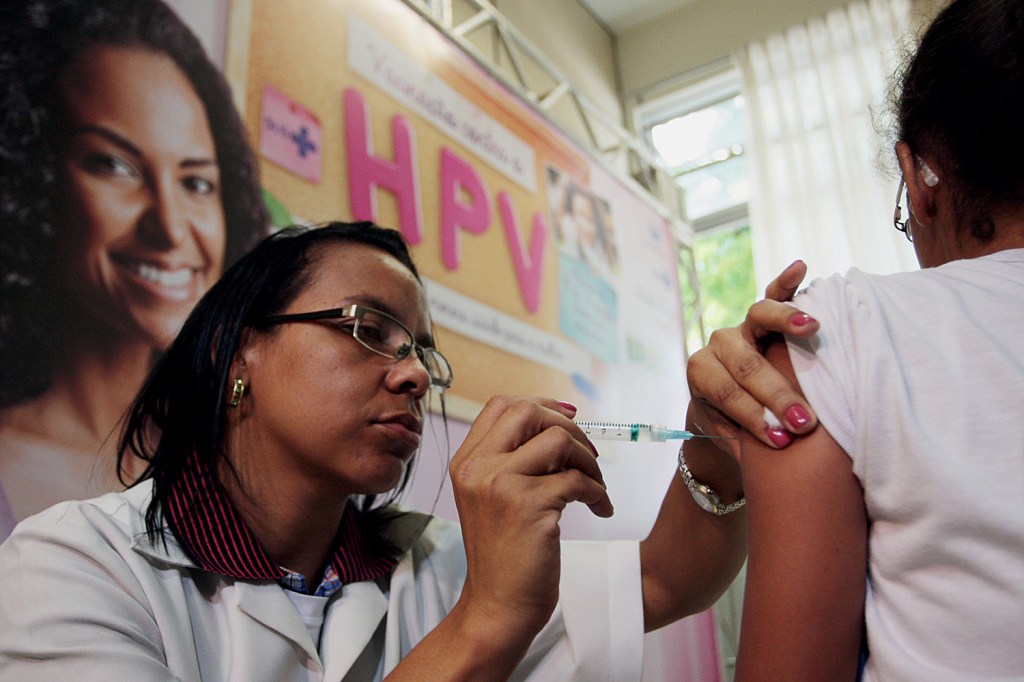 Crédito: Rodrigo Nunes/MS 09.03.2015 Lançamento da campanha de vacinação contra HPV   Local: Belo Horizonte (MG)   Foto: Rodrigo Nunes/MS https://www.flickr.com/photos/ministeriodasaude/16580223160/