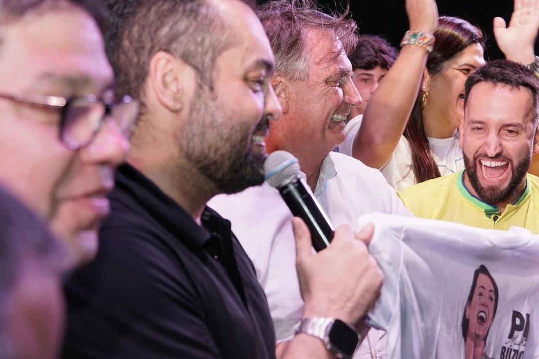 Da esquerda para a direita: Altineu Côrtes, Cláudio Castro, Jair Bolsonaro e Rafael Aguiar, candidato do PL na eleição suplementar a prefeito de Búzios
