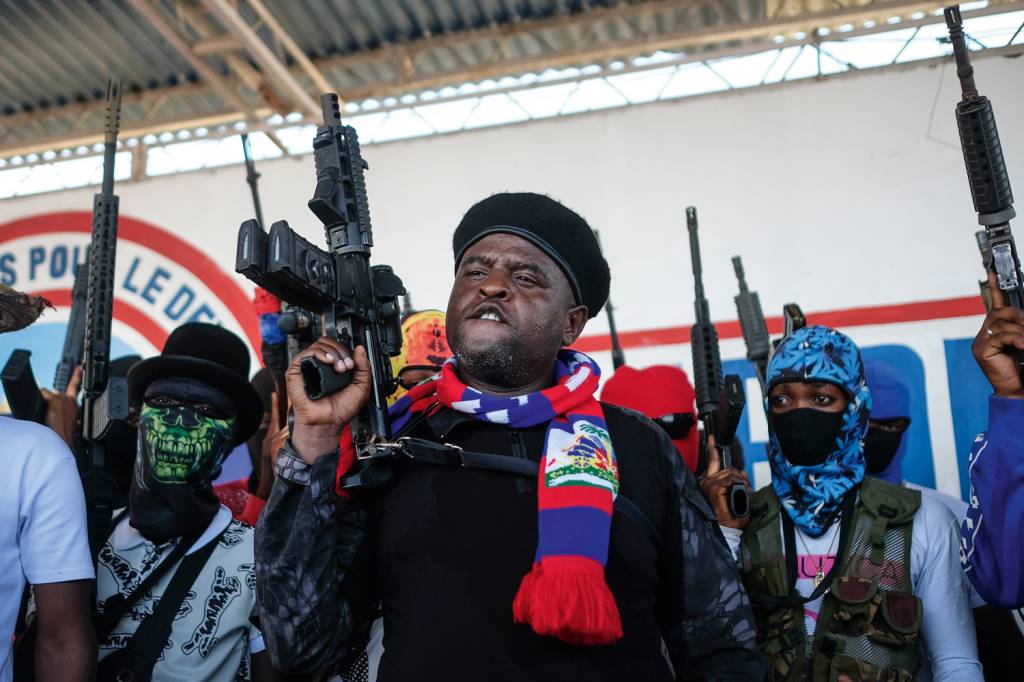 AP22293772587138.jpg NO COMANDO - Babekyou, o líder das gangues: ameaça de guerra civil