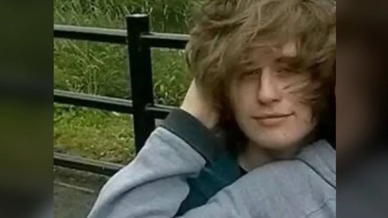 Da Irlanda à Nigéria, criminosos chantageiam e levam jovens ao suicídio