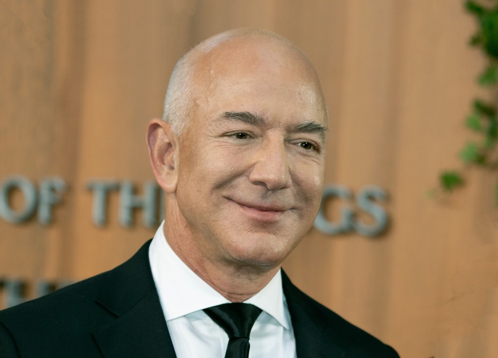 Jeff Bezos na estreia mundial de "O Senhor dos Anéis: Os Anéis do Poder" em Londres. 30/08/2022