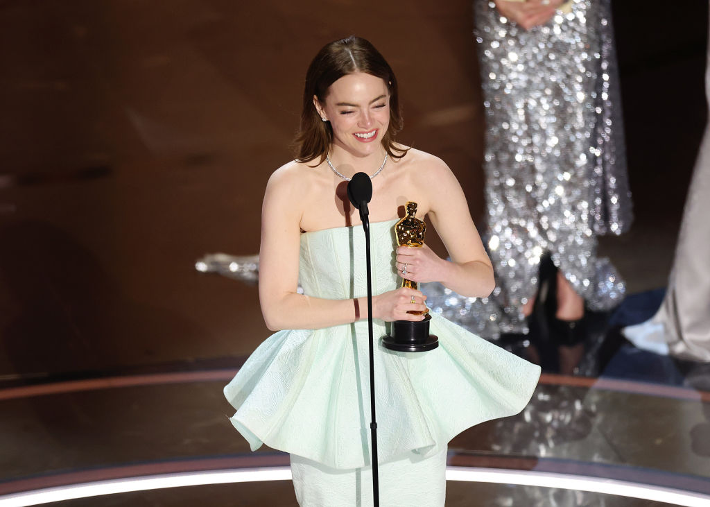 Emma Stone vence como melhor atriz no Oscar – e glória indígena é adiada