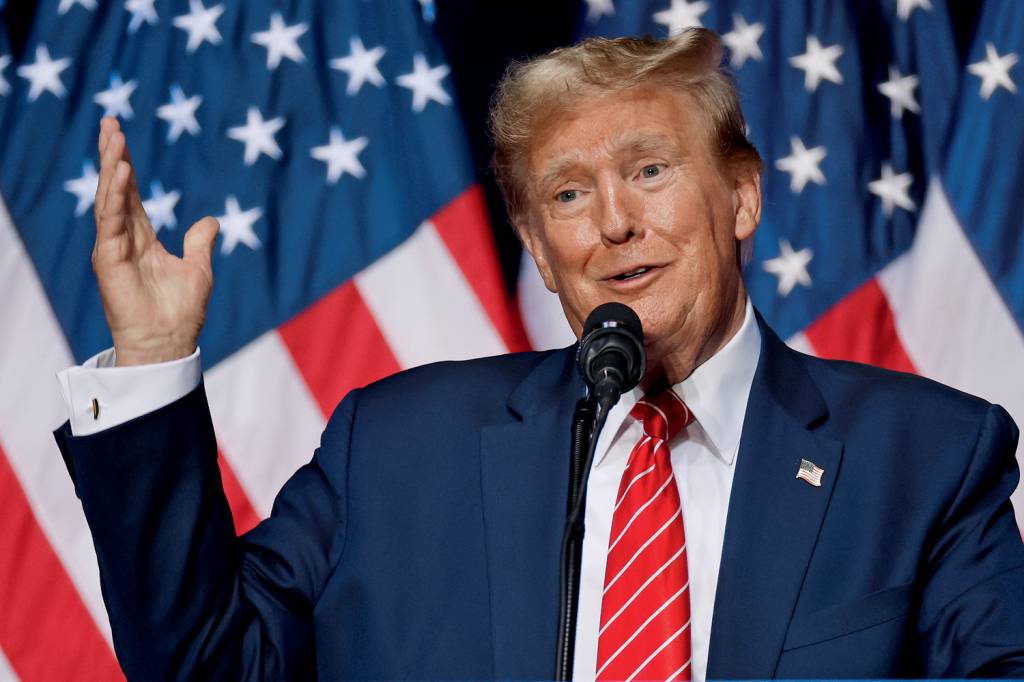 Donald Trump Holds Campaign Rally In Rome, GA VIRA-CASACA - Trump: autor da ideia, agora a favor “dos jovens”