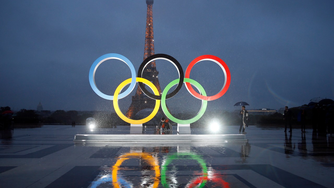 PARIS, FRANCE - SEPTEMBER 13: The unveiling of the Olympic rings on the esplanade of Trocadero in front of the Eiffel tower after the official announcement of the attribution of the Olympic Games 2024 to the city of Paris on September 13, 2017 in Paris, France. For the first time in history, the International Olympic Committee (IOC) confirms two summer Games host cities at the same time, Paris will host the Olympic Games in 2024 and Los Angeles in 2028. (Photo by Chesnot/Getty Images)