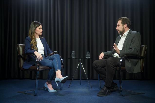 Entrevista com o deputado federal e pré-candidato à prefeitura de São Paulo, Guilherme Boulos, no programa "Amarelas On Air", de Veja Entrevista com o deputado federal e pré-candidato à prefeitura de São Paulo, Guilherme Boulos, no programa "Amarelas On Air", de Veja