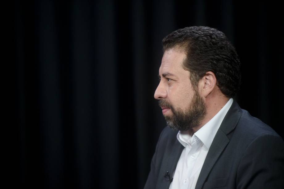 Entrevista com o deputado federal e pré-candidato à prefeitura de São Paulo, Guilherme Boulos, no programa "Amarelas On Air", de Veja