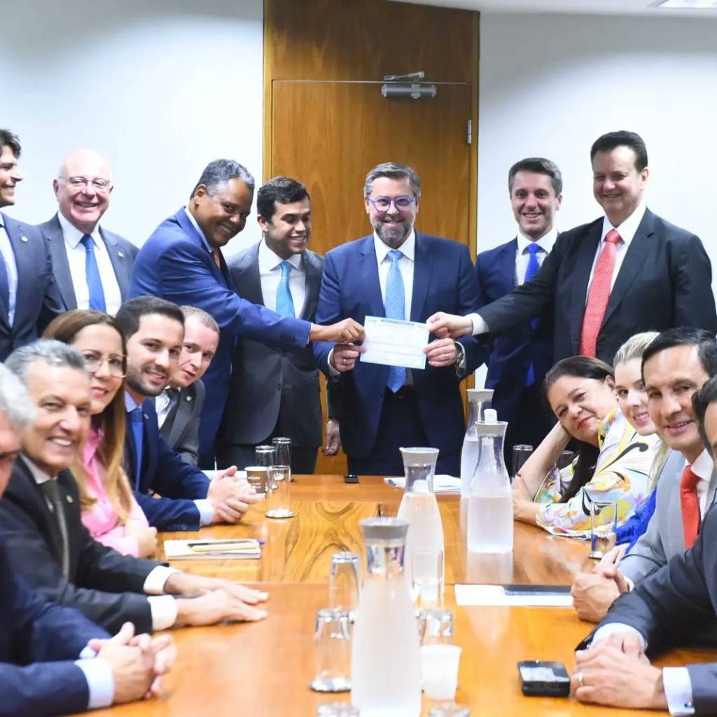 Aberta a temporada de troca-troca partidário