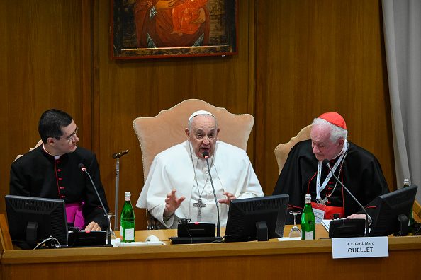 Papa Francisco em conferência sobre o papel em evolução de homens e mulheres no Vaticano. 01/03/2024
