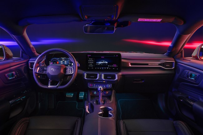 Interior do Mustang GT foi inspirado no cockpit de jatos de caça -