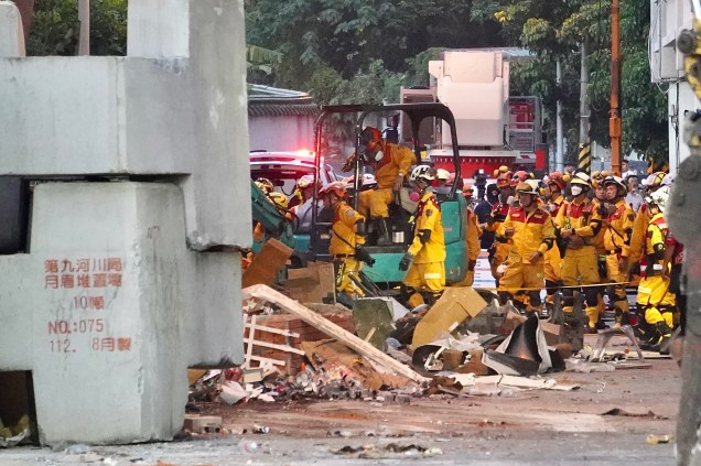 Equipes de resgate em busca de sobreviventes em Hualien, depois que um grande terremoto atingiu o leste de Taiwan. 03/04/2024 -