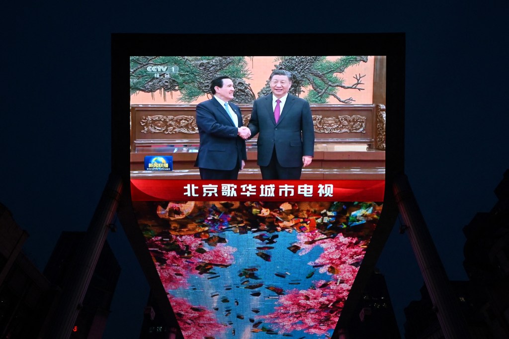 Presidente da China, Xi Jinping, durante encontro com o ex-presidente de Taiwan, Ma Ying-jeou em Pequim. 10/04/2024