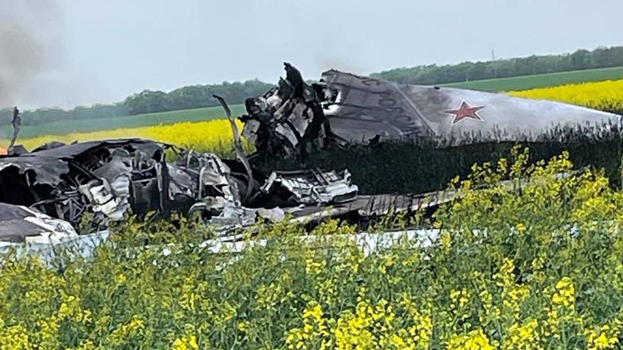 Bombardeiro estratégico russo Tu-22M3 abatido pela força aérea ucraniana. 19/04/2024