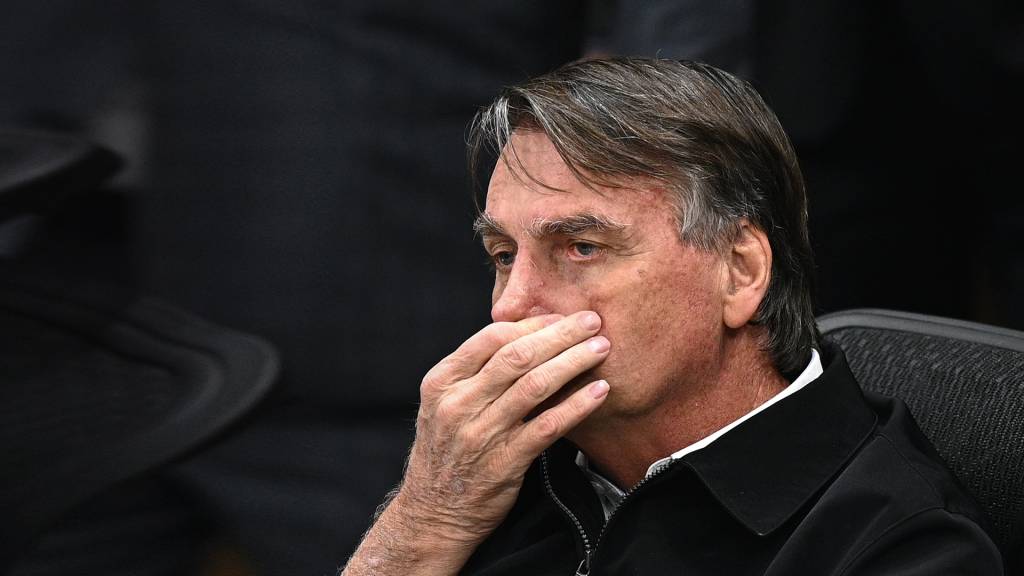 STF fecha cerco contra tese que livraria Bolsonaro de julgamento na Corte