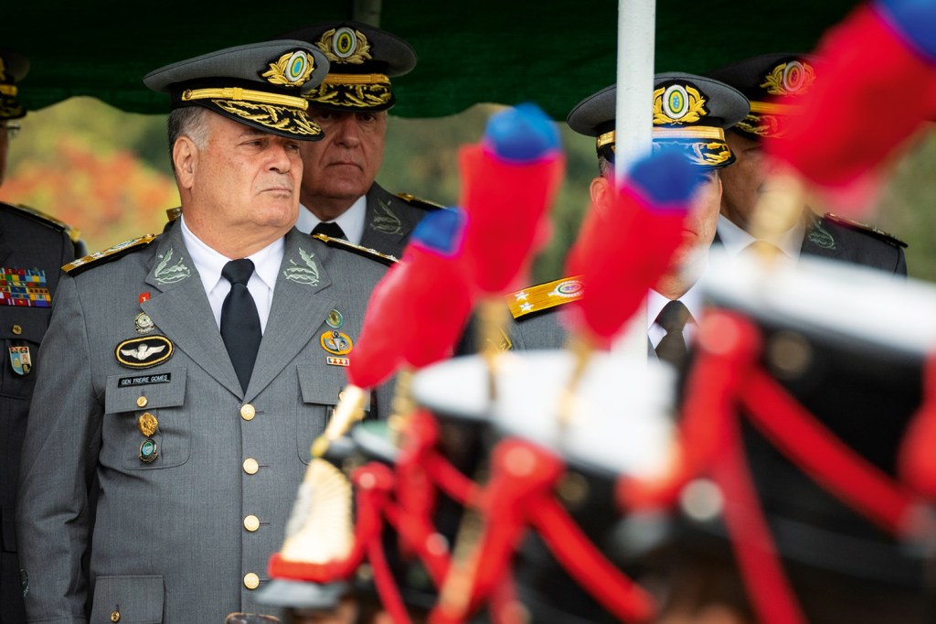RETALIAÇÃO - Freire Gomes: o ex-comandante do Exército foi xingado