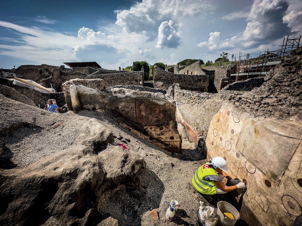 COTIDIANO - Novas escavações: a vida banal revelada com raro esmero