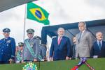 O presidente Luiz Inácio Lula da Silva, o ministro da Defesa, José Múcio Monteiro, e o comandante do Exército, general Tomás Paiva, participam da cerimônia do Dia do Exército, no ano passado