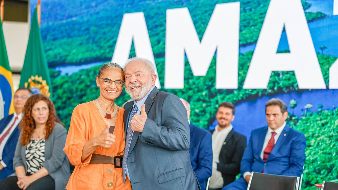 O presidente Lula e a ministra do Meio Ambiente e da Mudança do Clima, Marina Silva, durante cerimônia do Dia da Amazônia, no Palácio do Planalto, no dia 5 de setembro do ano passado