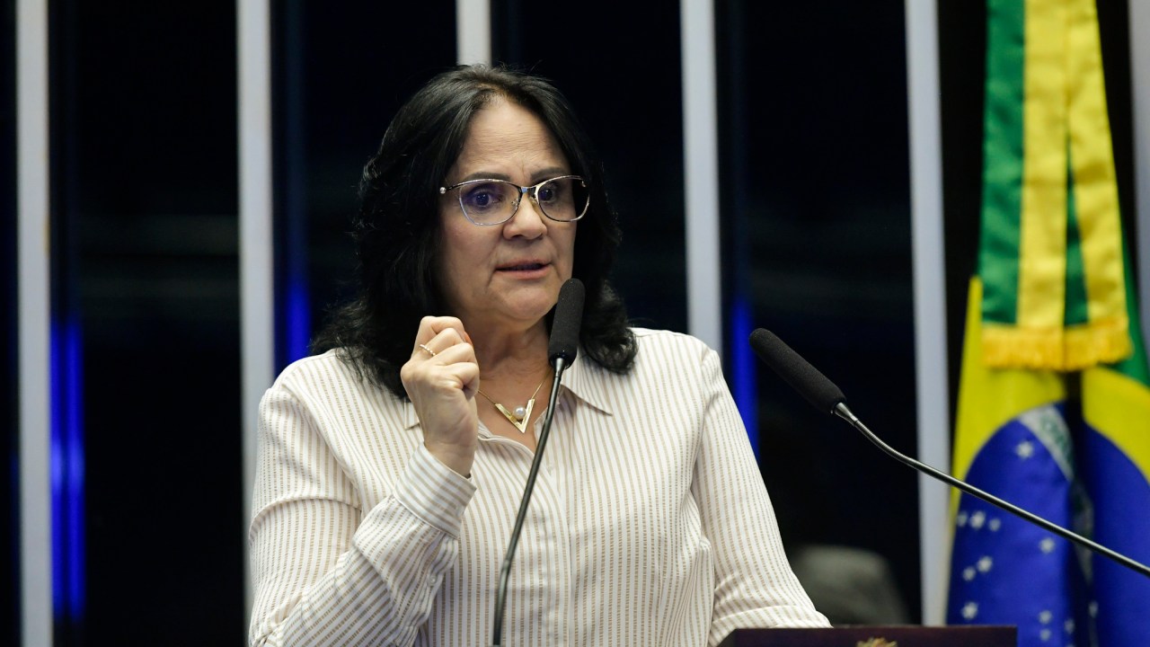 A senadora Damares Alves (Republicanos-DF): ministro dos Direitos Humanos atua por "revanchismo" com representação na Comissão de Ética Pública, segundo a ex-ministra de Bolsonaro