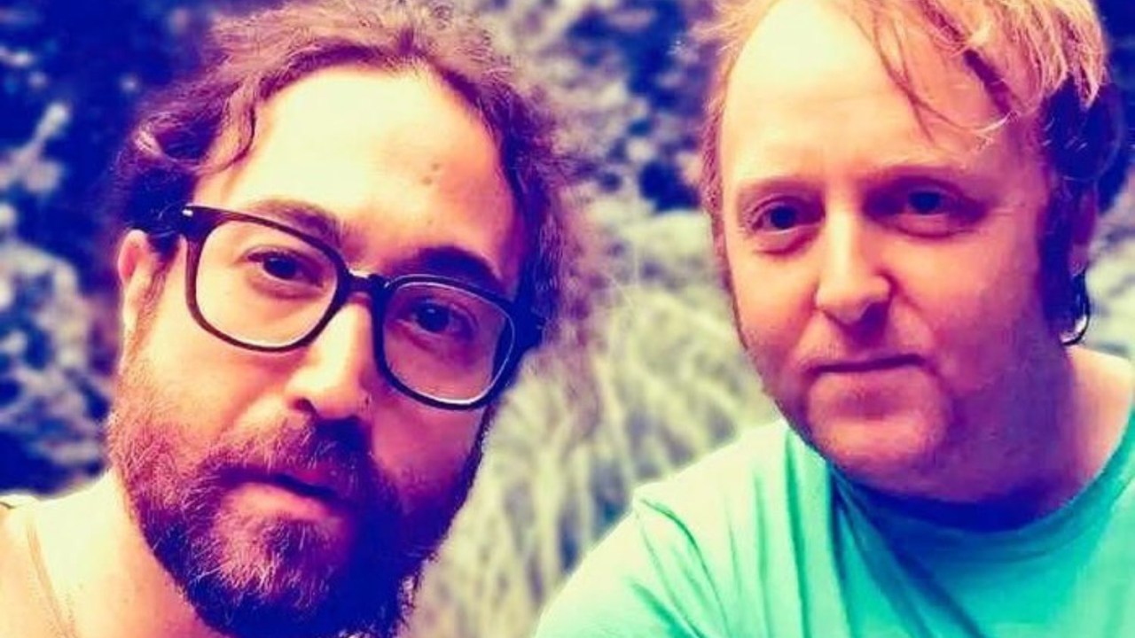 Sean Ono Lennon e James McCartney celebraram o lançamento com foto postada no Instagram