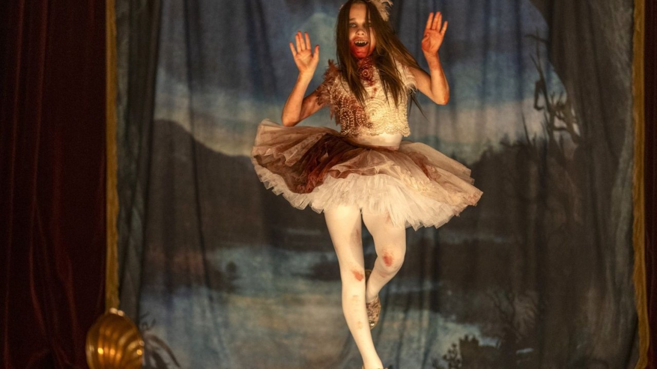 Alisha Weir, de 'Matilda: O Musical' vive vampira com aparência de menina