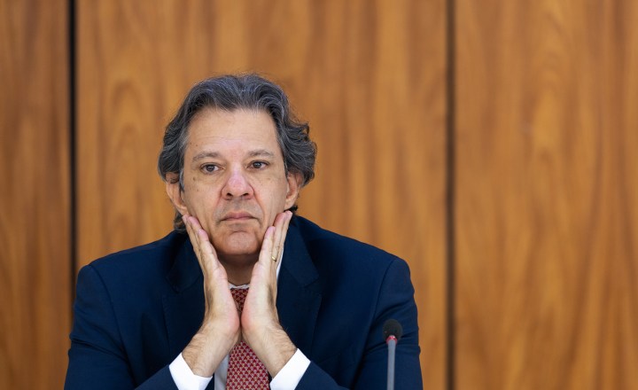 Crise política: Lula e ministros deixam Haddad no alvo da crise com o  Congresso | VEJA