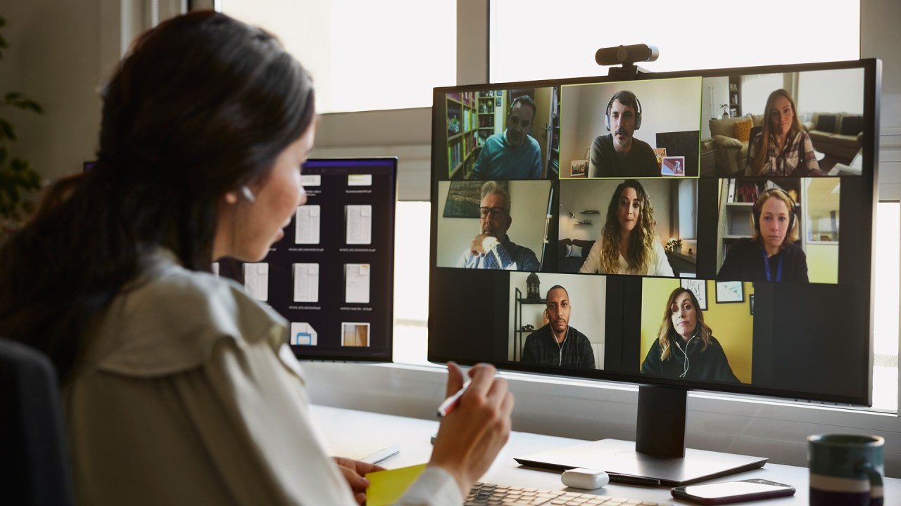 REUNIÃO A DISTÂNCIA - Videoconferência: para empresas, contato pessoal é indispensável