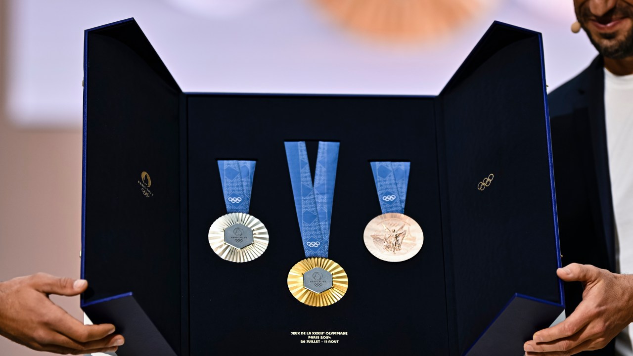 Medalhas produzidas para os Jogos Olímpicos e Paraolímpicos de Paris em 2024