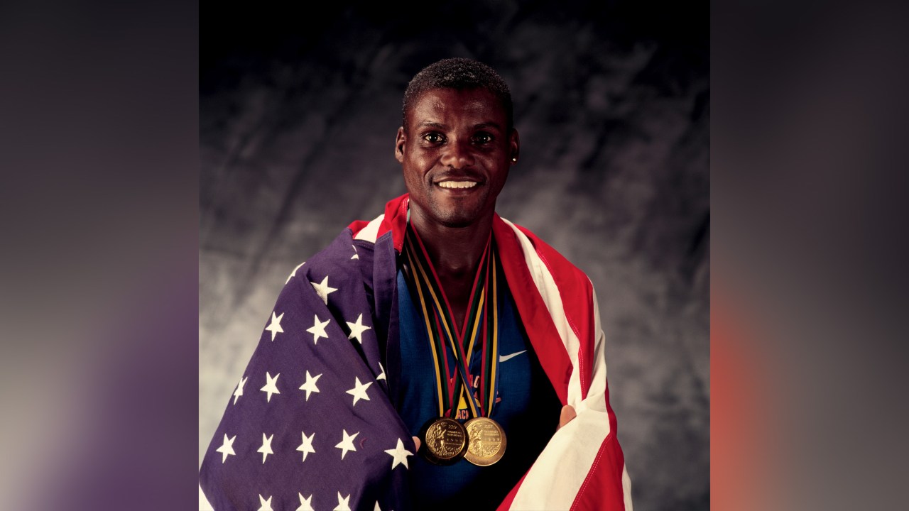 PIONEIRISMO - O americano Carl Lewis, nove vezes campeão olímpico: o primeiro atleta a virar garoto-propaganda