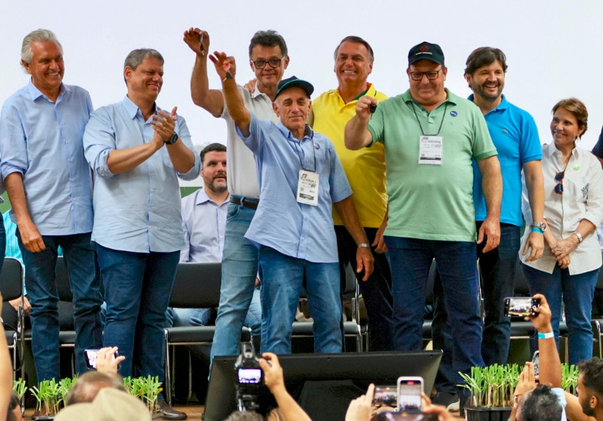 Jair Bolsonaro, Tarcísio e Caiado durante anúncios do governo de SP em Ribeirão Preto