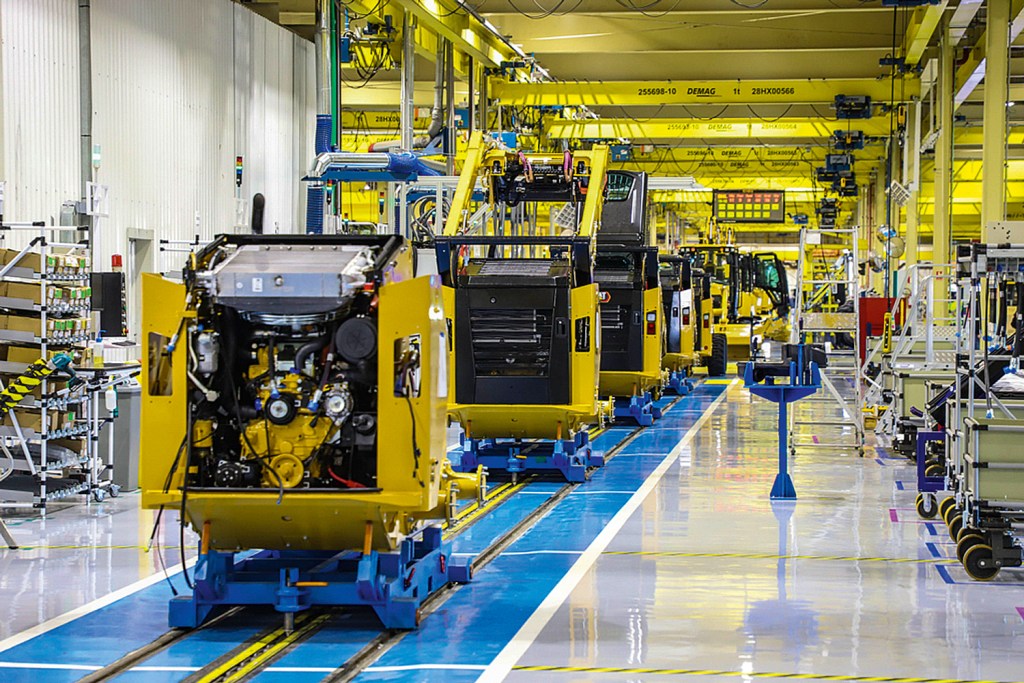 Linha de máquinas: a Caterpillar produz tratores para construção e mineração, motores e turbinas