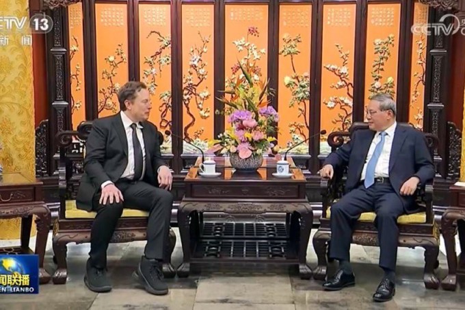 Elon Musk e o primeiro-ministro da China, Li Qiang
